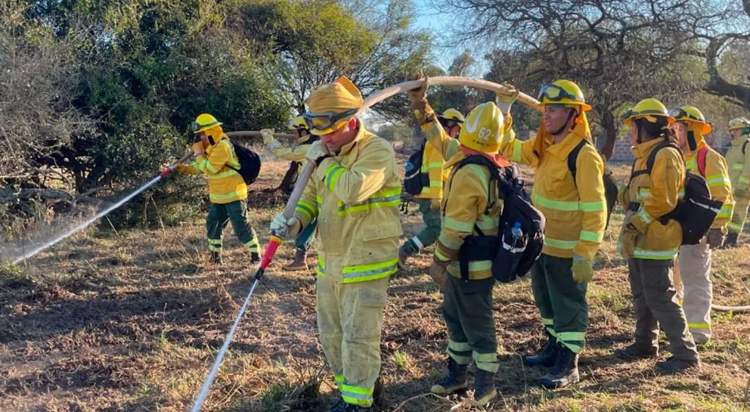 Capacitación para bomberos: avances en la lucha contra incendios en Santa Fe