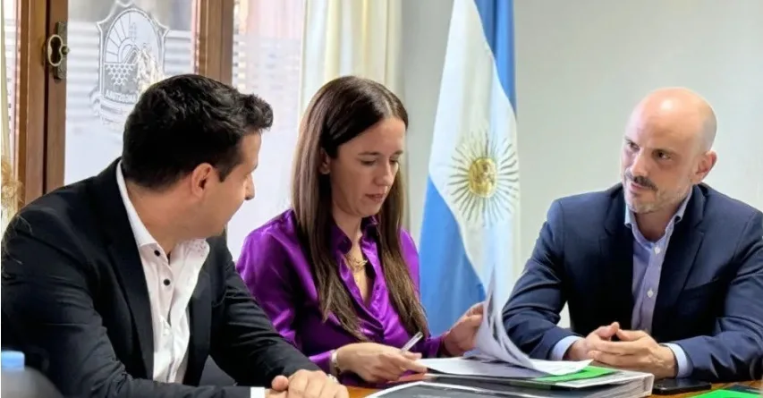  Acuerdan mejorar la infraestructura en pasos fronterizos de Neuquén
