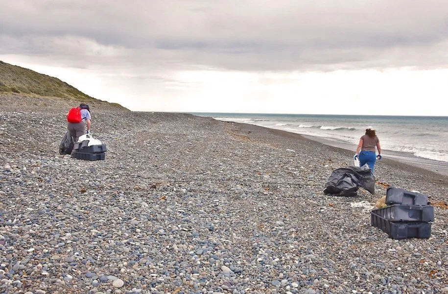 Más de 100 Kilos de residuos fueron recolectados en las playas Santa Isabel e Isla Escondida, Chubut