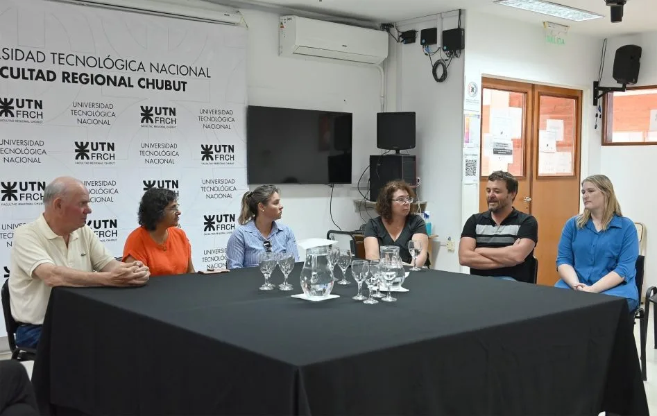 Chubut impulsa la acuicultura: Innovador encuentro sobre macroalgas en la UTN