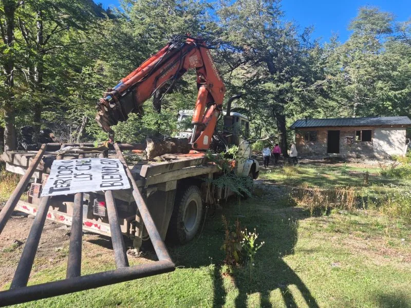 Desalojo de comunidad mapuche en Bariloche: Operativo revela la liberación de un camino vecinal clave