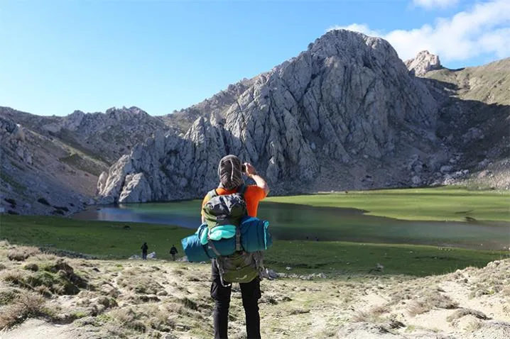 Cumbres en Peligro: ¿Por Qué la Vida en las Montañas Define Nuestro Futuro?
