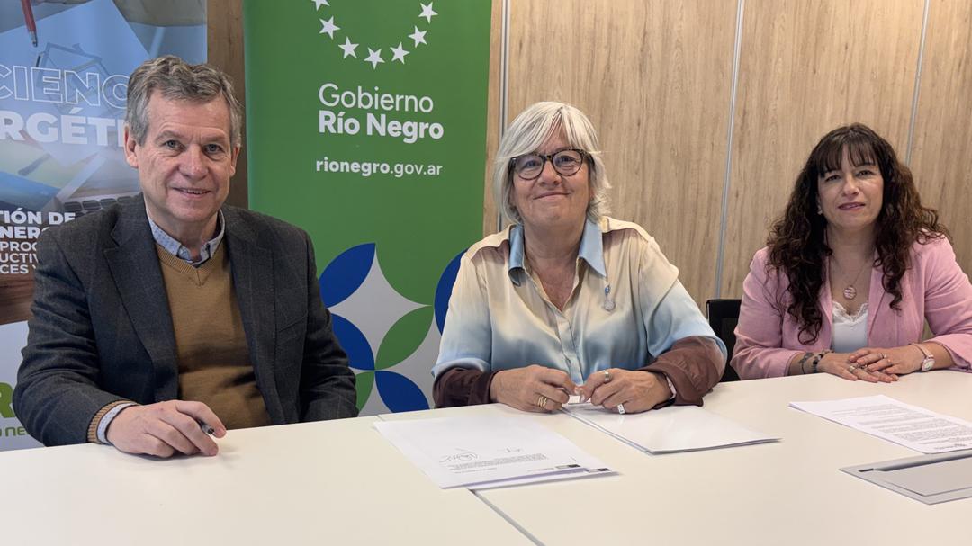 Instaladores solares: Río Negro y la UNCo lanzan un convenio histórico para transformar la energía en Argentina