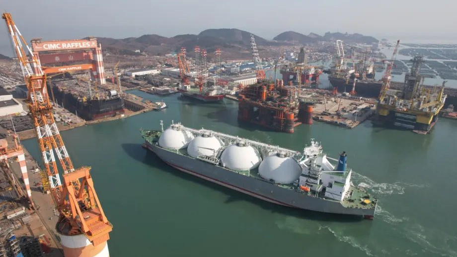 Río Negro se consolida como epicentro energético: histórico acuerdo entre YPF y Eni para exportar GNL desde la Patagonia