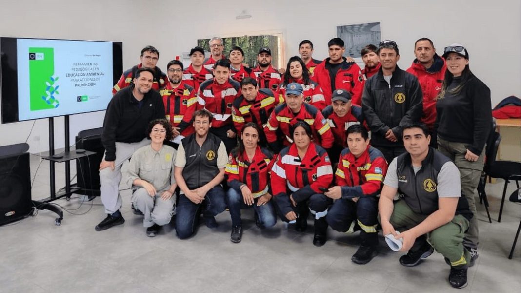 Río Negro Capacita a Brigadistas en Esquel: Taller Interprovincial de Prevención de Incendios Forestales Refuerza la Educación Ambiental y la Cooperación Regional