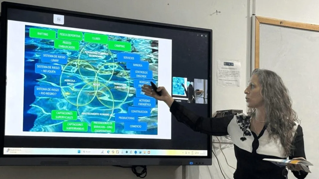 Docentes al frente de la revolución verde: Río Negro lanza capacitación clave en educación ambiental y agua para transformar la Patagonia Norte