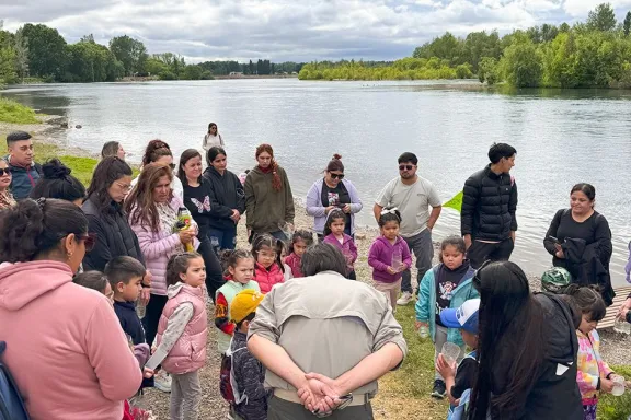 500 estudiantes de Plottier juraron proteger el río Limay y se convierten en Guardianes Ambientales!
