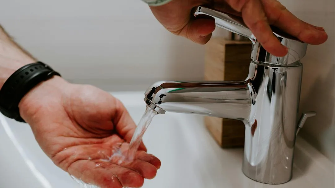 ¡Alerta en Bariloche! Ola de calor extrema y crisis hídrica: las acciones urgentes para cuidar el agua antes de que sea demasiado tarde