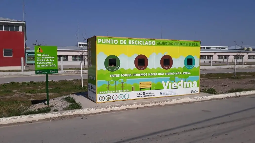 Sabías que una simple botella de plástico puede tardar más de 400 años en degradarse si no se recicla correctamente